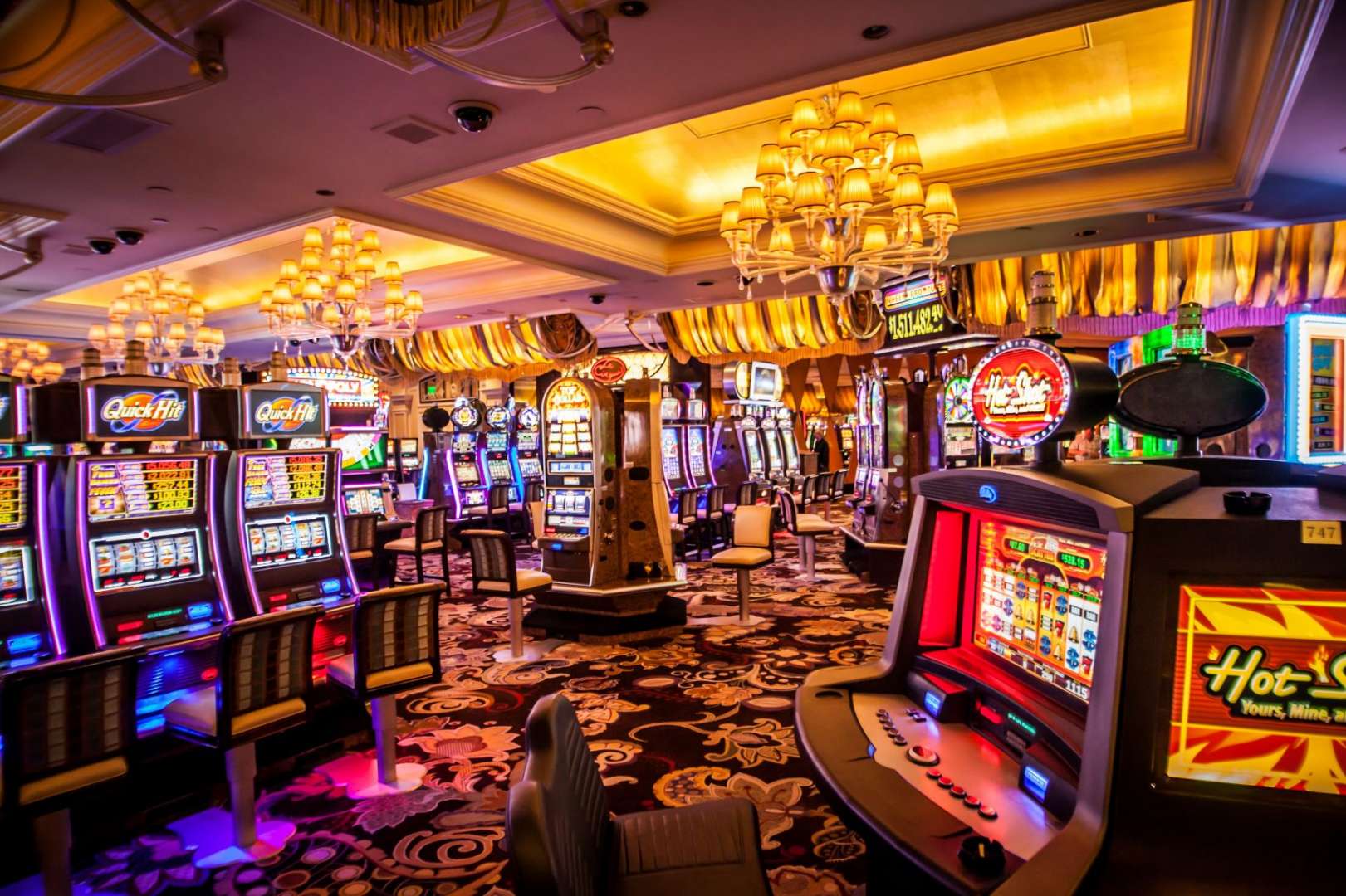 Slot Makinelerinde Şansınızı Artırmak: Stratejiler ve İpuçları